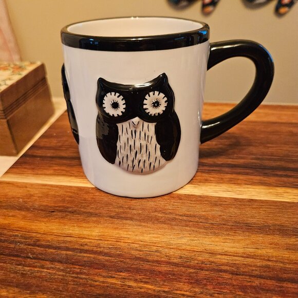 Kate Willaims global designs connections 3D black and white owl mug - Picture 1 of 6